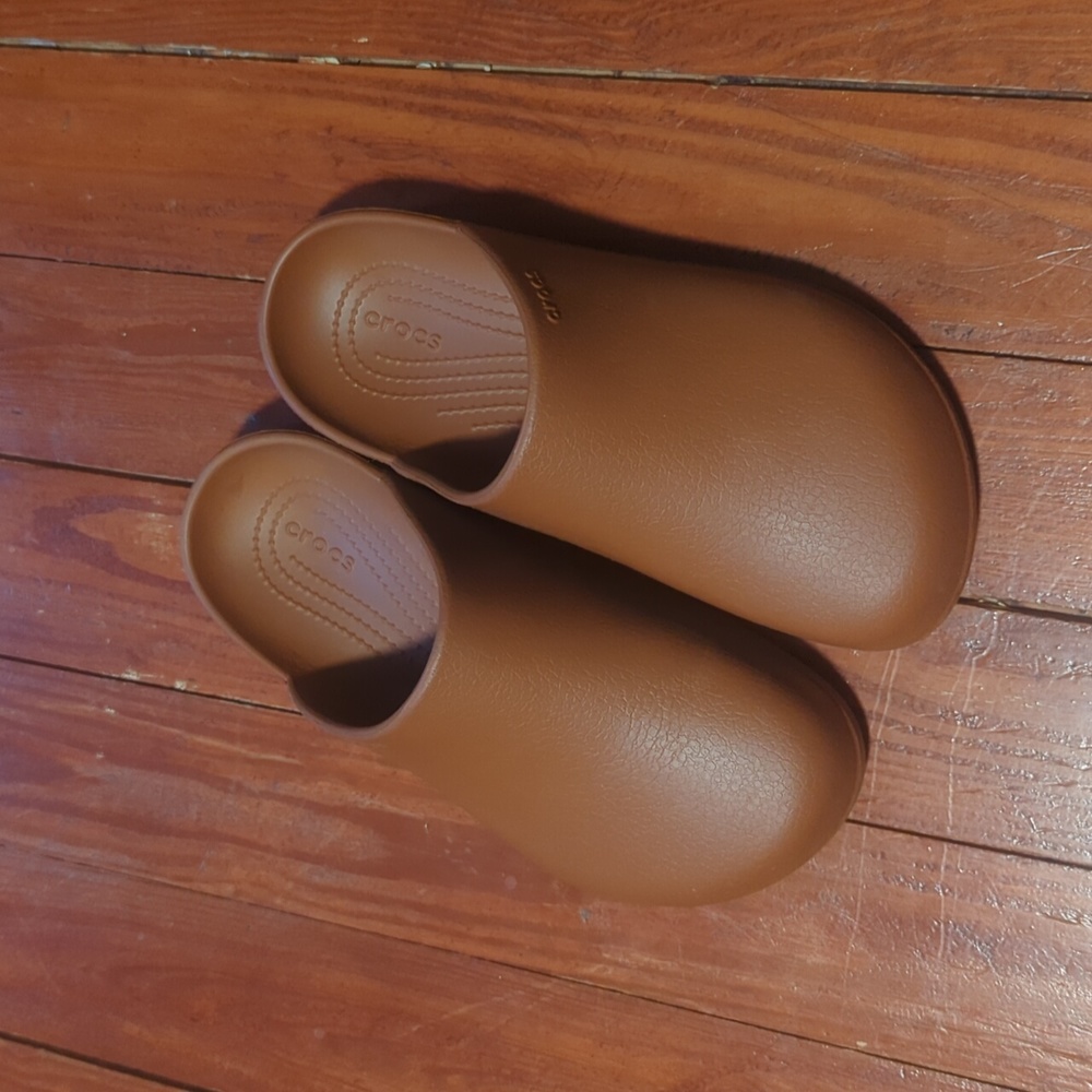 Crocs Dylan Size 8